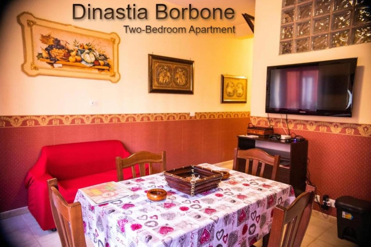 Casa Vacanza " Dinastia Borbone " Neapel Exteriör bild