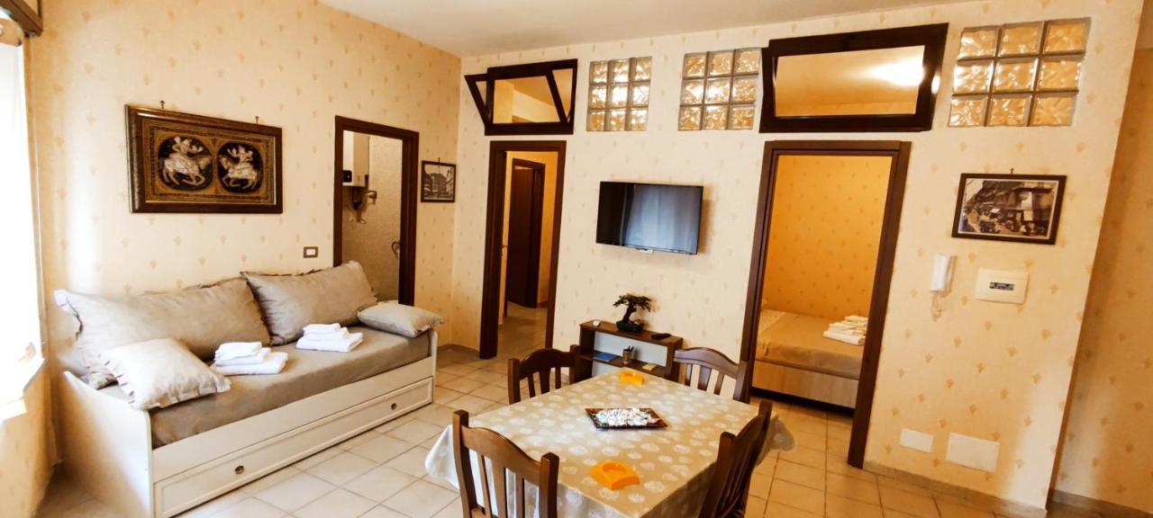 Casa Vacanza Dinastia Borbone - Centro Storico Neapel Exteriör bild