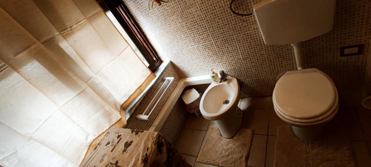 Casa Vacanza Dinastia Borbone - Centro Storico Neapel Exteriör bild
