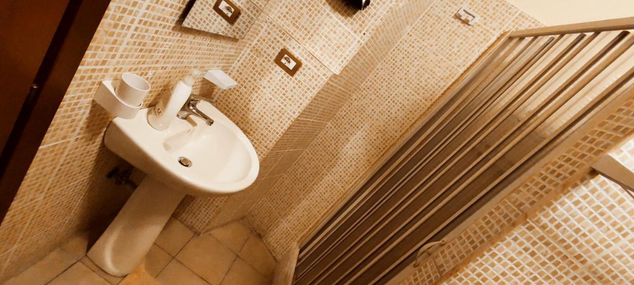 Casa Vacanza Dinastia Borbone - Centro Storico Neapel Exteriör bild