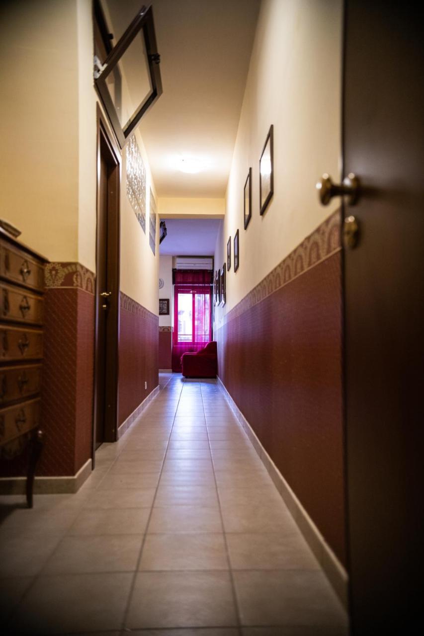 Casa Vacanza Dinastia Borbone - Centro Storico Neapel Exteriör bild