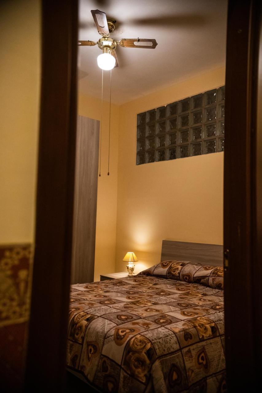 Casa Vacanza Dinastia Borbone - Centro Storico Neapel Exteriör bild