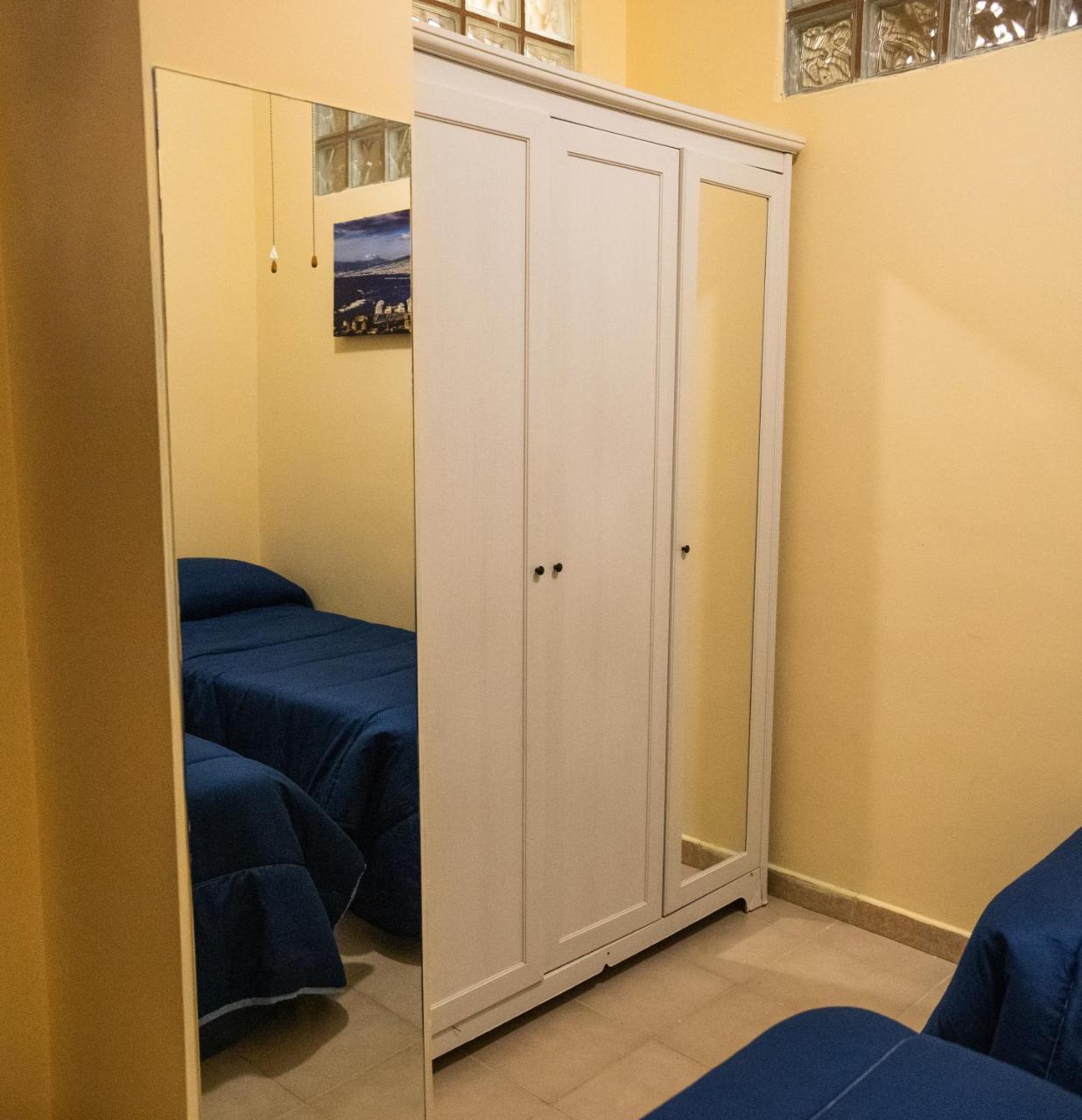 Casa Vacanza Dinastia Borbone - Centro Storico Neapel Exteriör bild