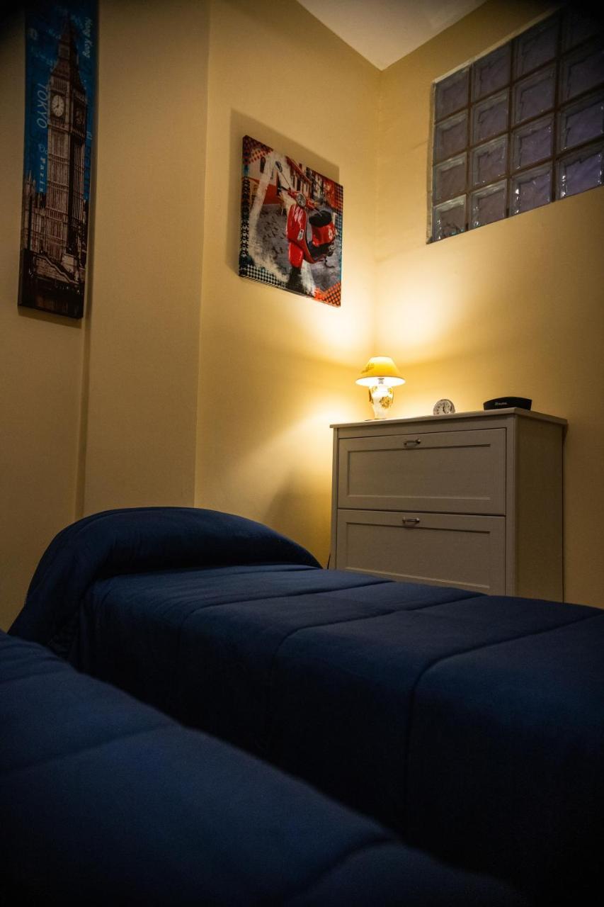 Casa Vacanza Dinastia Borbone - Centro Storico Neapel Exteriör bild
