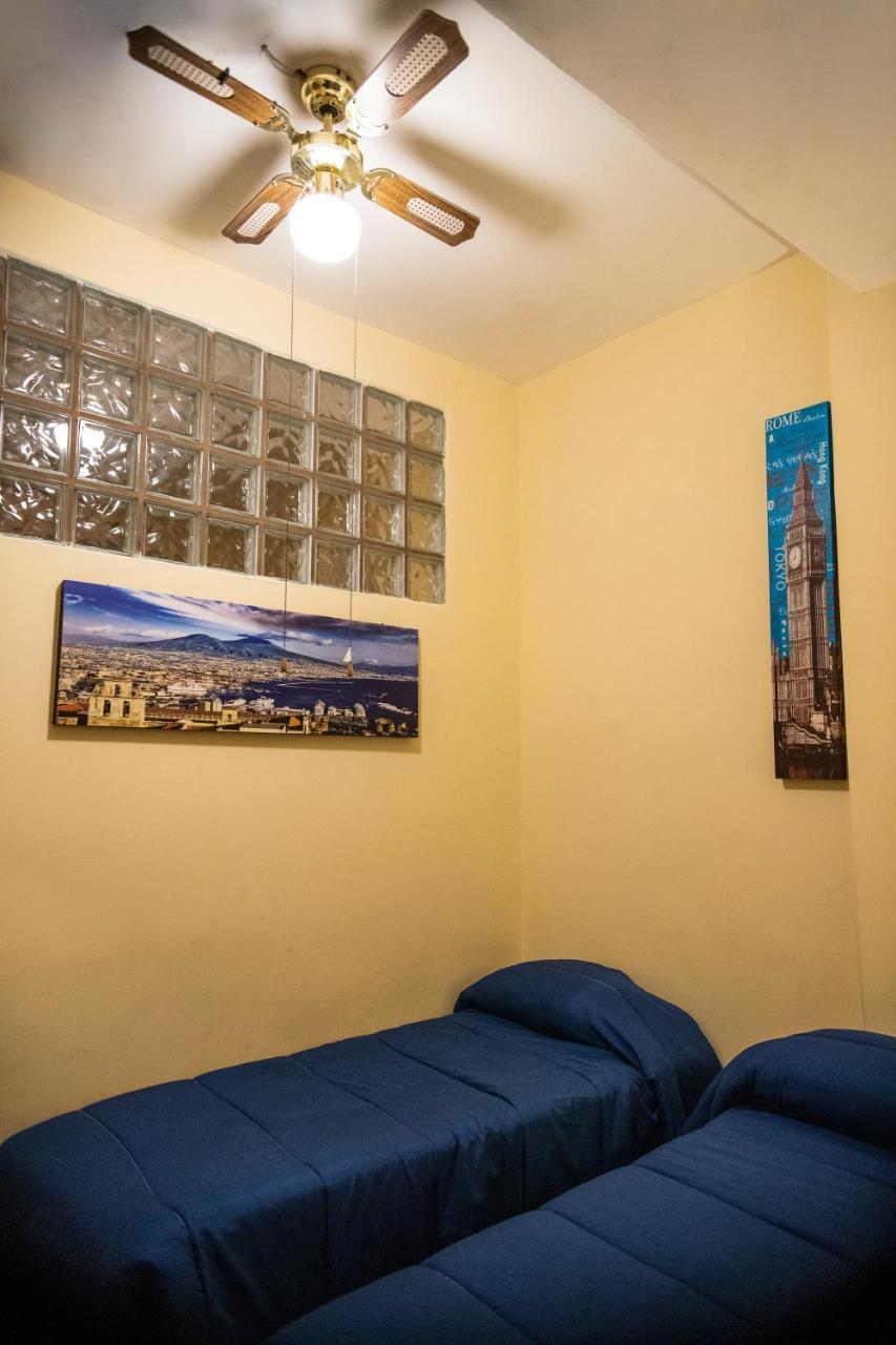 Casa Vacanza Dinastia Borbone - Centro Storico Neapel Exteriör bild
